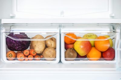 Le patate crude non appartengono alla ciotola del cibo per cani