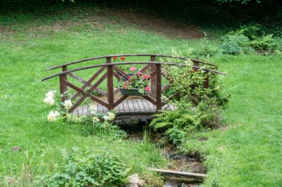 Idee per un ruscello autoprogettato in giardino